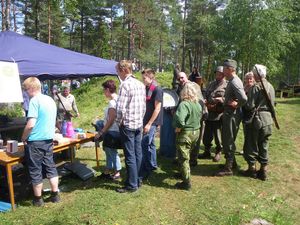 Hungriga åskådare och krigare gjorde rent hus i ärtsoppeserveringen