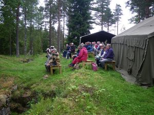 Redan kl 10 hade publiken bänkat sig