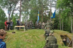 ...följd av medlemmar ur Värmlands Hemvärn