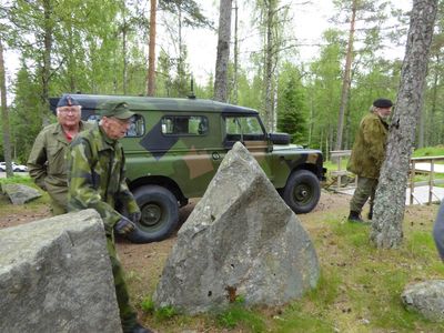 Medlemmar ur Historisk Militäre Kjöretöyers Foerning urlastar